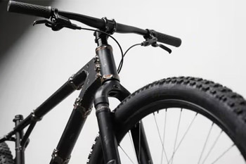 Full-automatic labeling machine