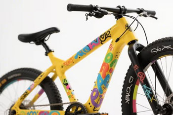 Side labeling machine